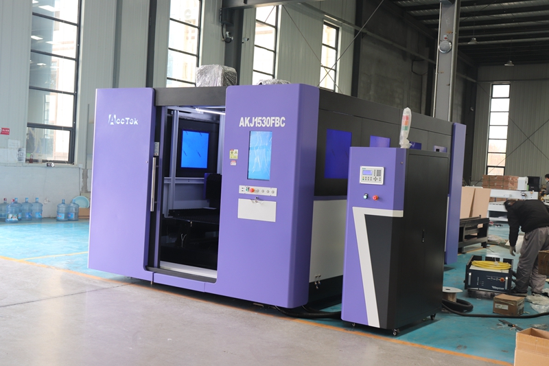 Промышленная машина для резки  – обзор и цена Industrial Fiber Laser Cutting Machine