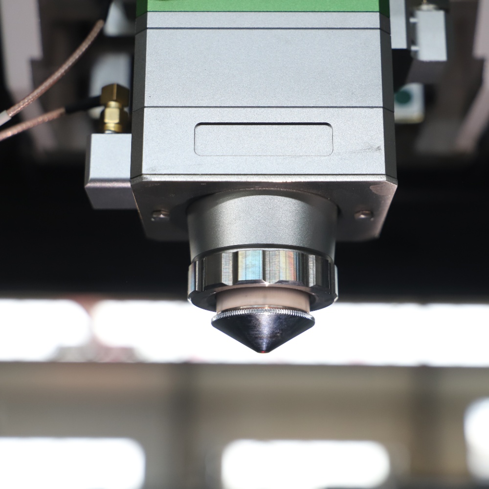 Волоконный лазерный станок для – обзор и цена Industrial Fiber Laser Cutting Machine